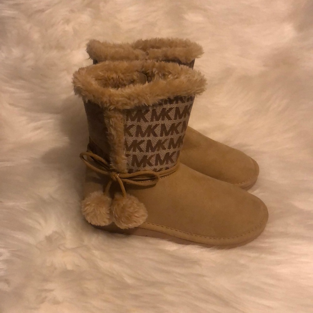 Mk boots size(11)girl🌹 - Picture 3 of 4